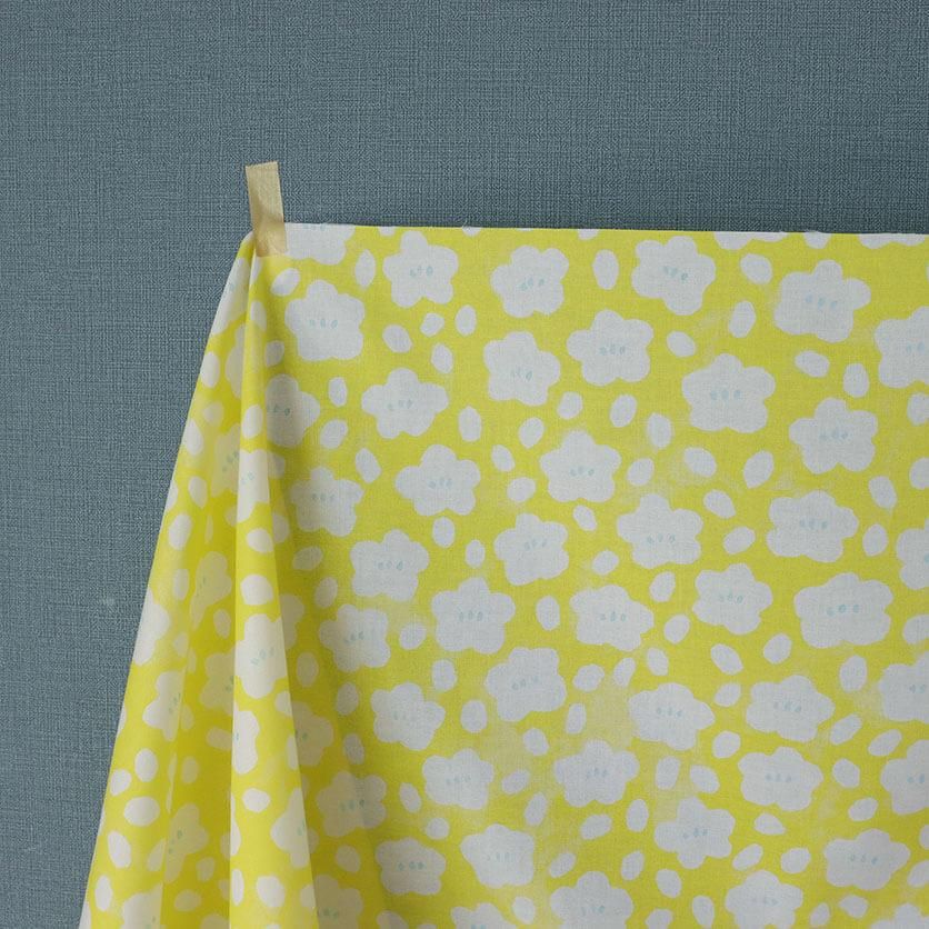 つぼみまじりの花柄- 布・生地の通販サイト：nunocoto fabric