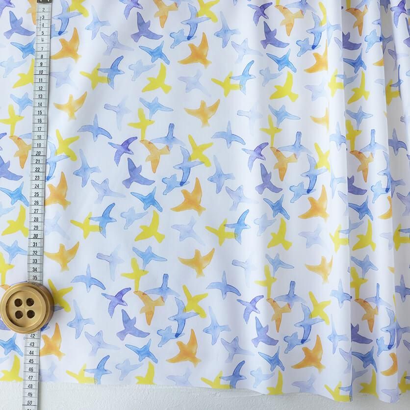 鳥柄生地サンプルページ Rainbow birds（ホワイト）鳥柄- 布・生地の通販サイト