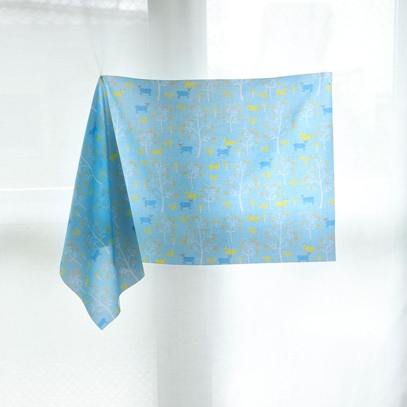 森の中の牛（ラテ）牛柄- 布・生地の通販サイト：nunocoto fabric