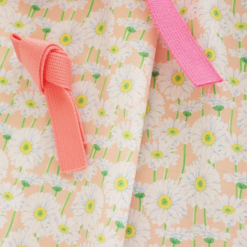 ガーベラ （mini・コーラルピンク）花柄- 布・生地の通販サイト