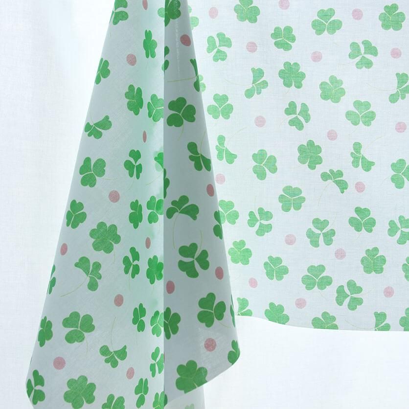 キラキラ⭐️　ボタニカル キラキラネイル #ホワイトネイル #赤ネイル #クリスマスネイル