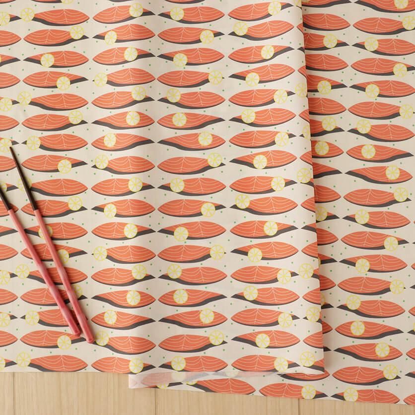 ムニエル様 鮭のムニエル（ブルー）食べ物柄- 布・生地の通販サイト：nunocoto fabric