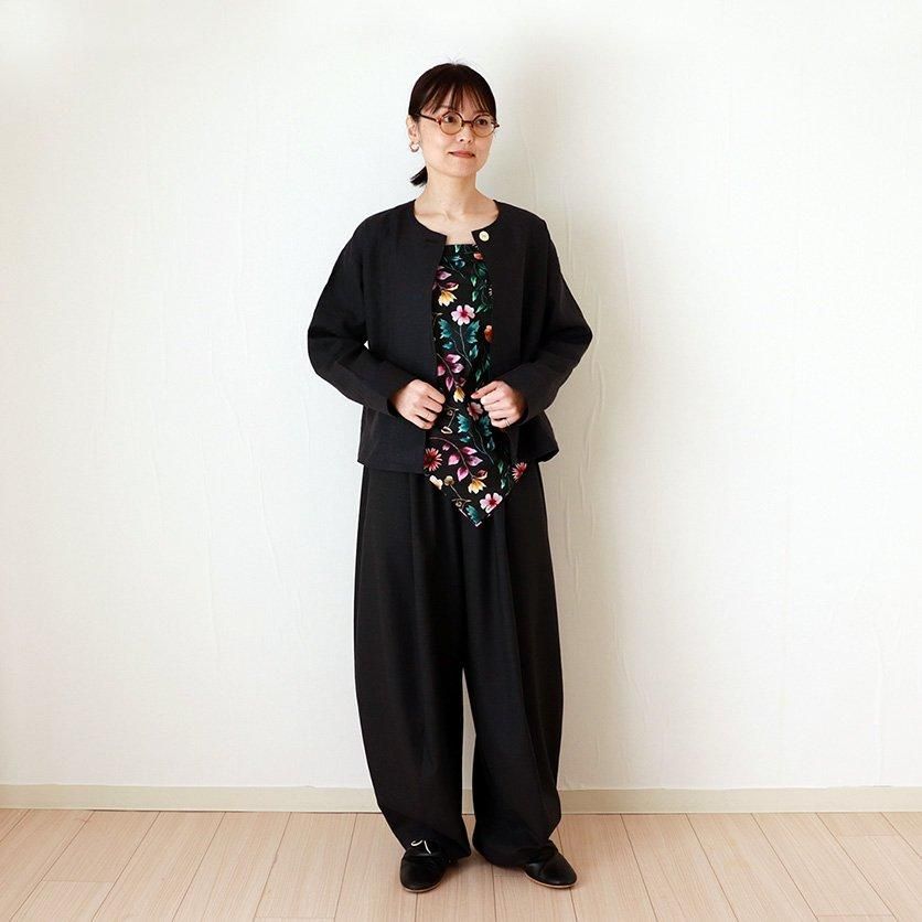 【希少✨】レオナール ノーカラージャケット 花柄トリム 金ボタン コットン 黒 ホームソーイング型紙シリーズ】No.047_ドロップショルダーのショート