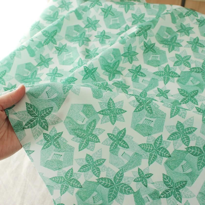 white camellia（グリーン）ボタニカル柄- 布・生地の通販サイト