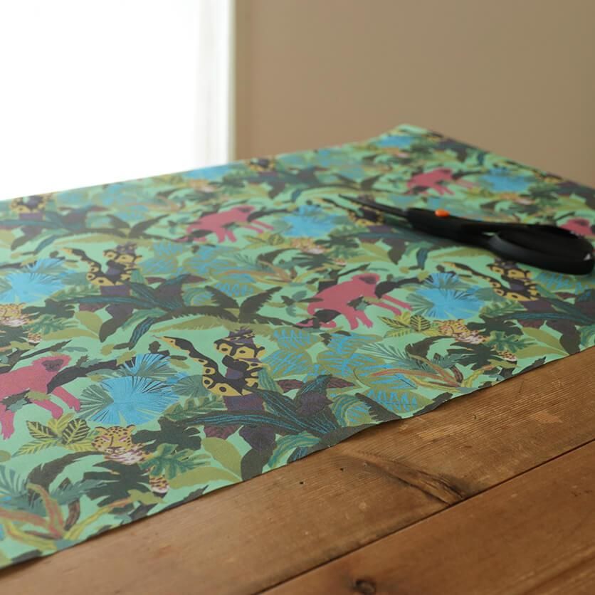ジャングル（day）動物柄- 布・生地の通販サイト：nunocoto fabric
