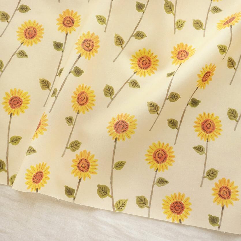 布花_専用ページです 布花 . . . . 白詰草、花冠仕立て . 姿カタチ、様々 . 小さく切った布