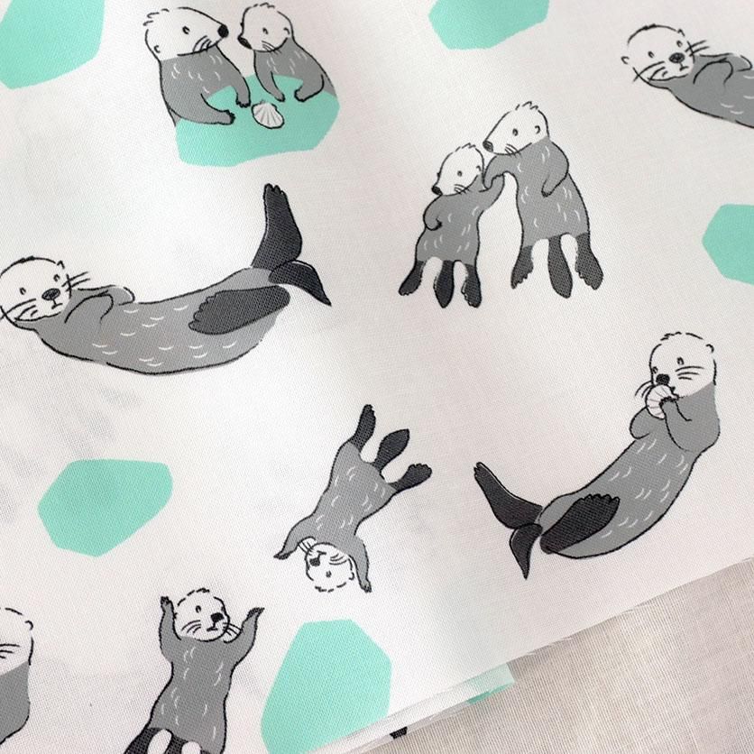 rakkoページ ゆらゆラッコ（ホワイト×ミント）ラッコ柄- 布・生地の通販