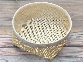 篠竹おぼけ（小）底四角 素朴な竹かご