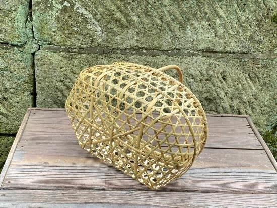 激レア　入手困難　根曲がり竹手籠　昭和レトロな逸品　￼ヴィンテージ　大きなサイズ 激レア 入手困難 根曲がり竹手籠 昭和レトロな逸品