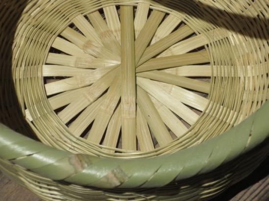 竹製手付き篭（大）湯かご（深）菊底編