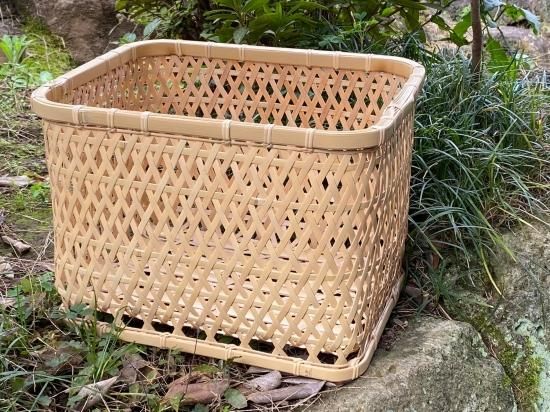 晒竹角篭（大）収納かご（底上げ）白竹 底イカダ おしゃれな竹かご