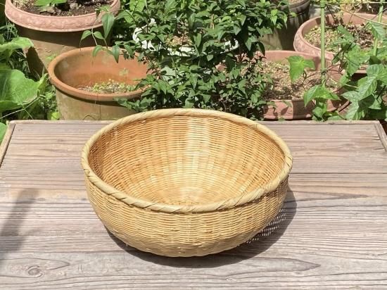 人気激安 竹製丸かご（足付）菊底編 直径33cm 木工、竹工芸