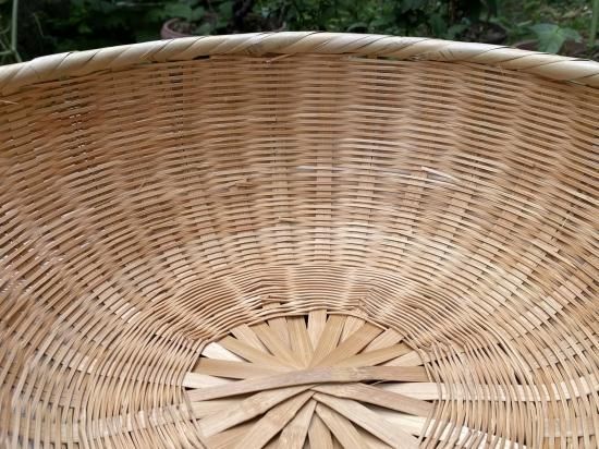 竹製丸かご（足付）菊底編 直径33cm