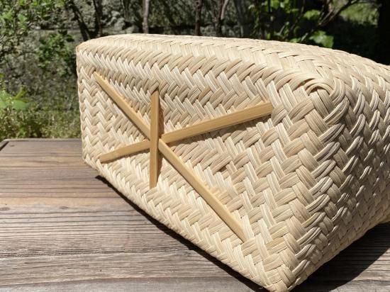 【籐製 手付き籠】エコメルカリ便限定 籐 筒形バスケット ごみカゴ 被せ蓋 fiore 直径20cm （ ゴミ箱