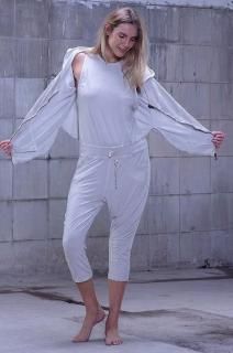 D30.Sleeveless jumpsuit