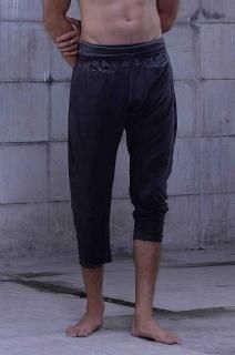 D31.Close fitting pants