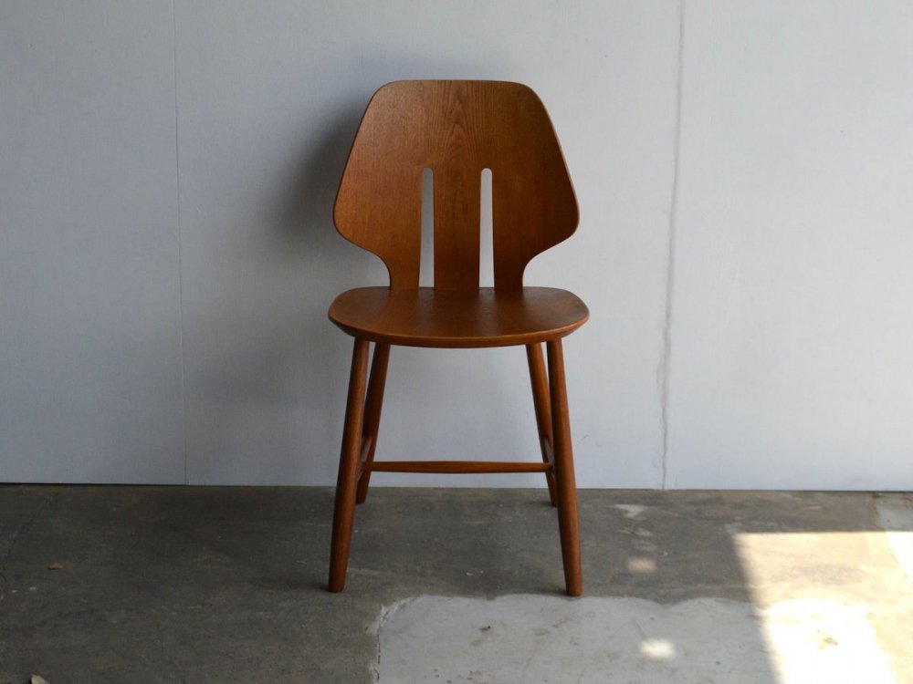 Chair (1)/J67