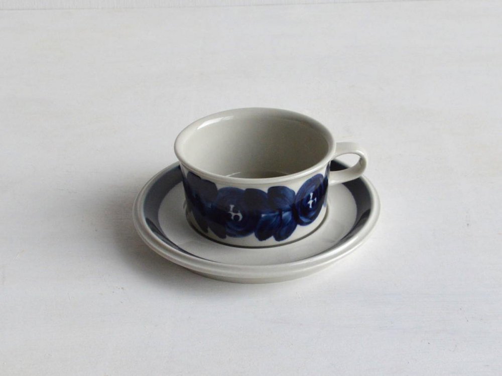 Tea Cup & Saucer / Anemone