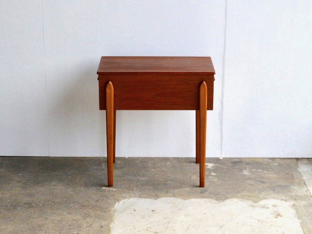 Sewing Box (Table)