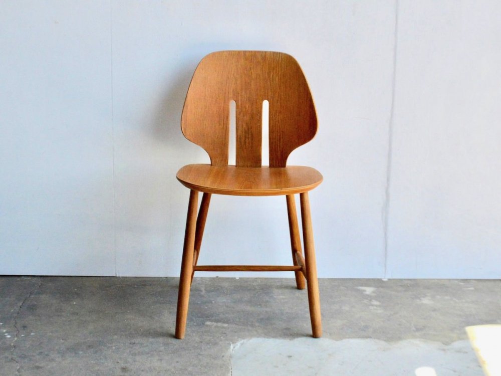 Chair ( 1 )/ J67