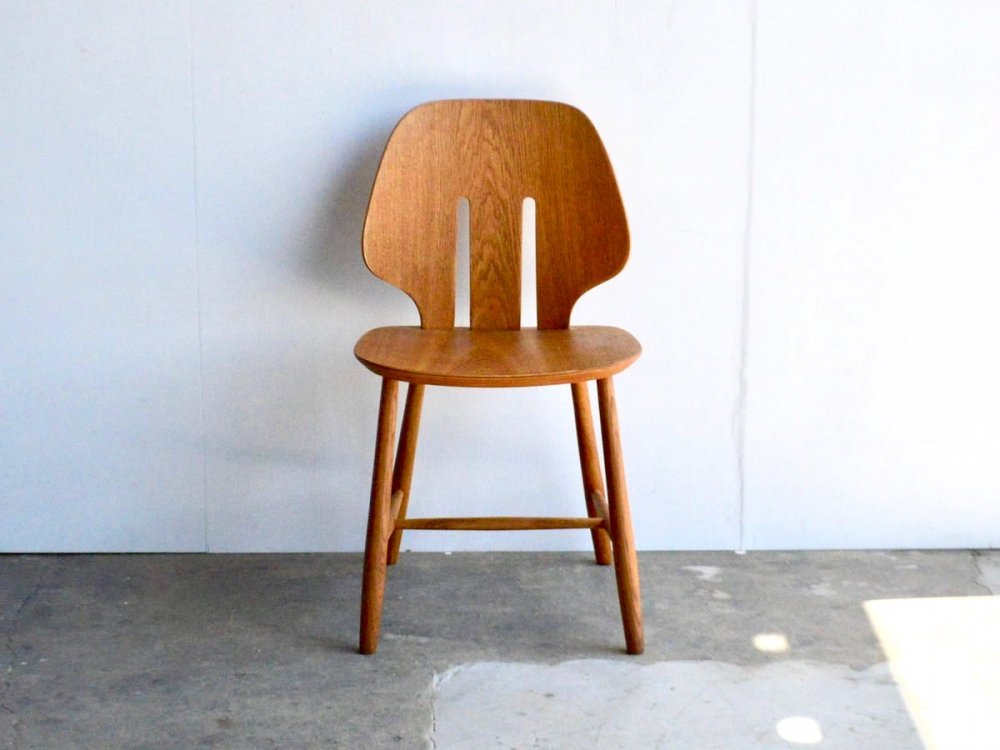 Chair ( 2 )/ J67