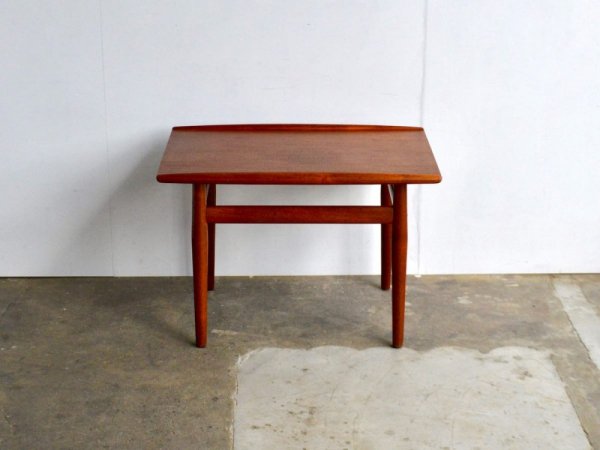 Side Table /Greta Jalk