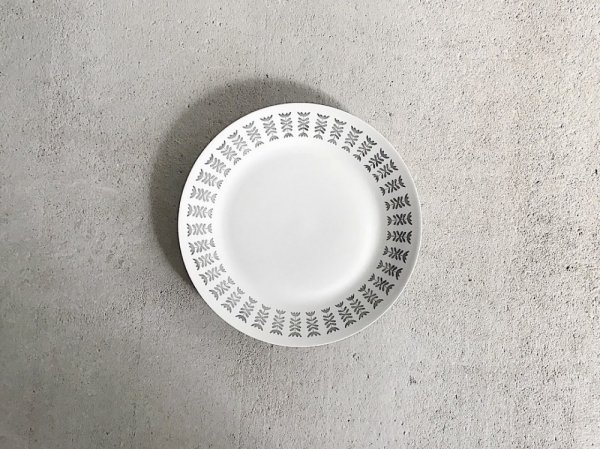 Dinner  Plate  /  TINA