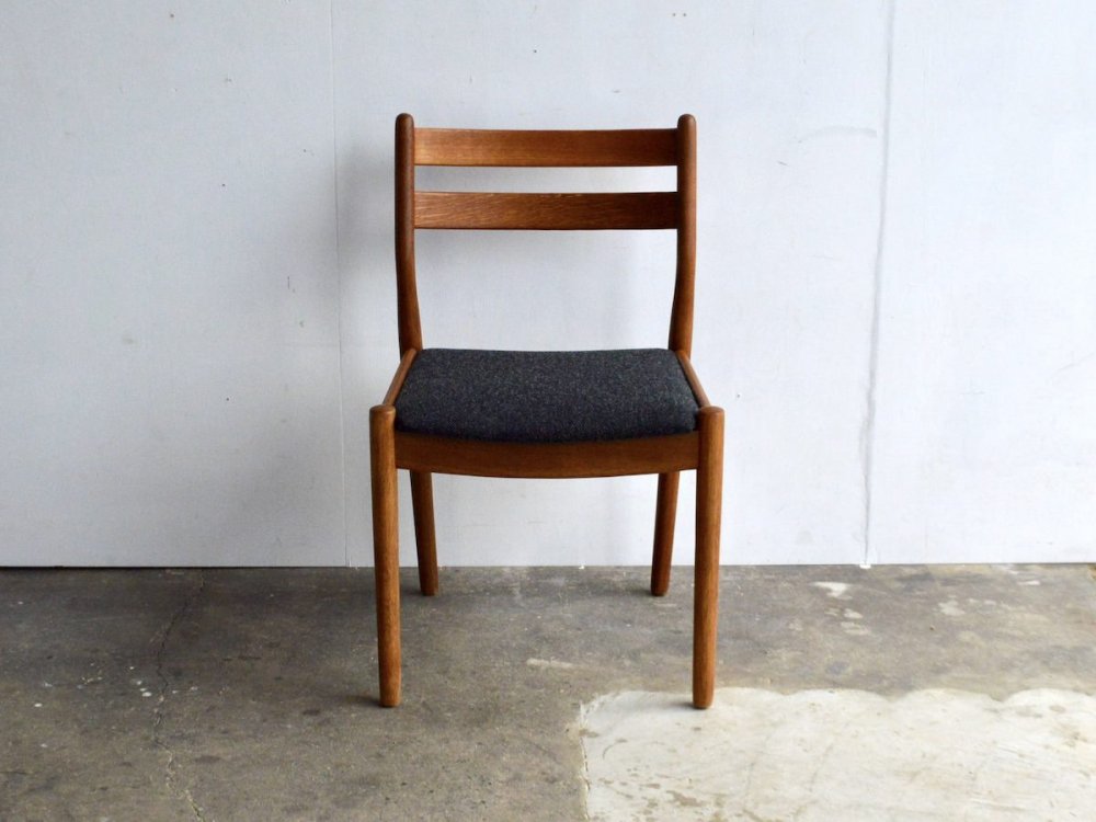 Chair (1) / J61 