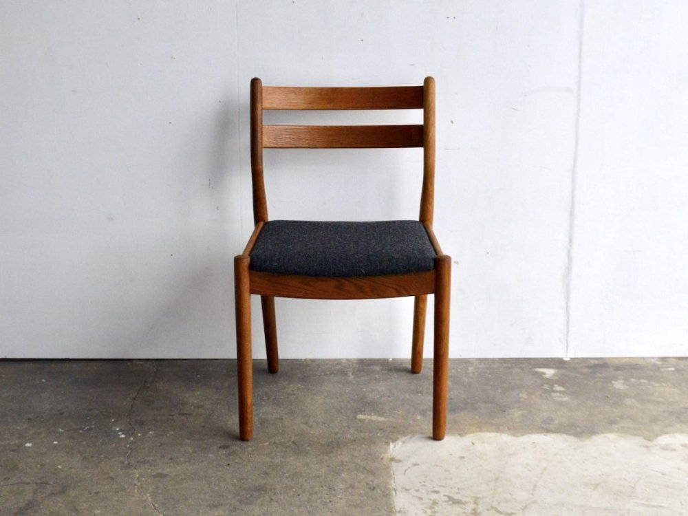 Chair (2) / J61 