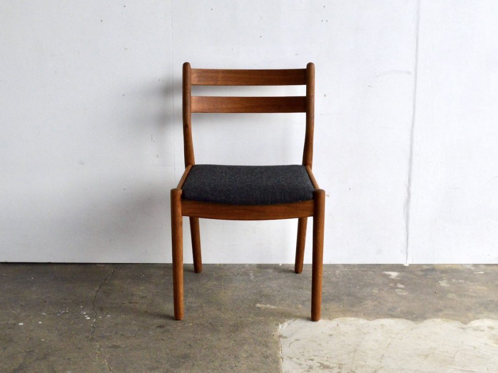 Chair (3) / J61 