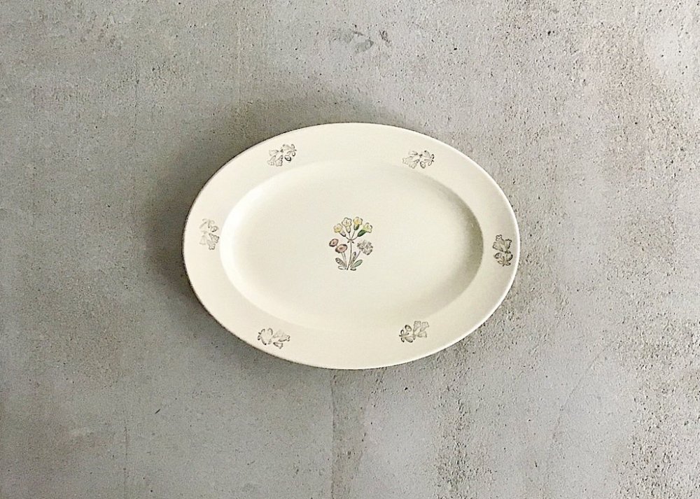 Oval  Plate ( 2 )  /  BLOMSTER