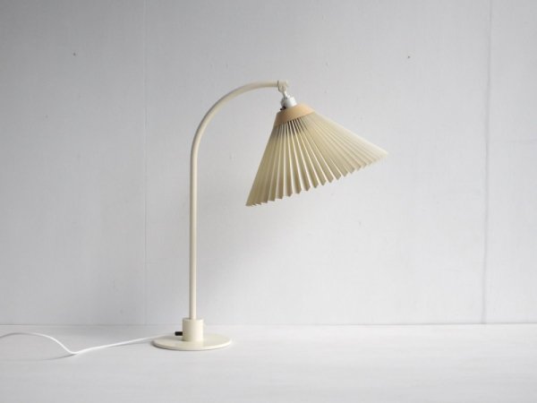 Desk Lamp (1) / Le Klint