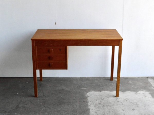 Desk (2)