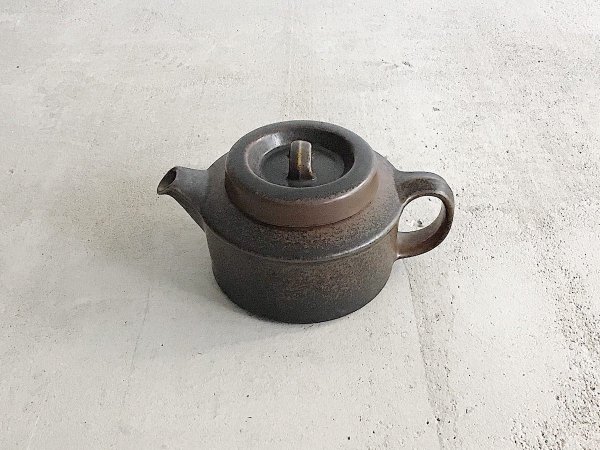 Tea  Pot  /  Ruska