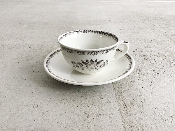 Cup & Saucer /  TRE-BLOMMOR