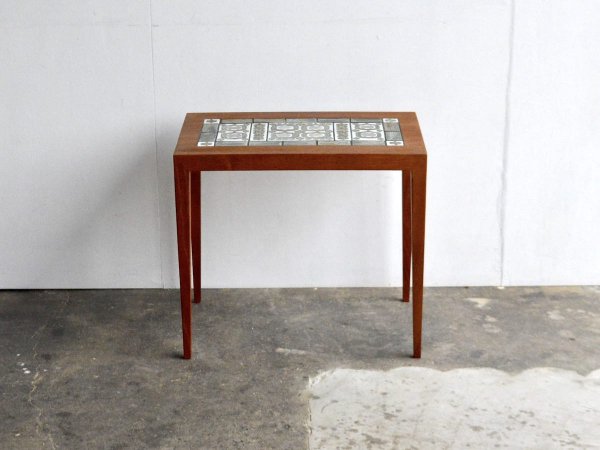 Coffee Table (34) / Tile Top