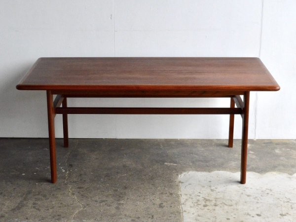 Living Table (37) / Kurt Ostervig