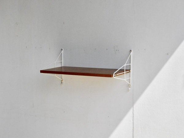 Wall Shelf (33) / String