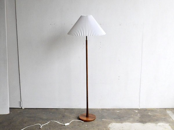 Floor Lamp (49)
