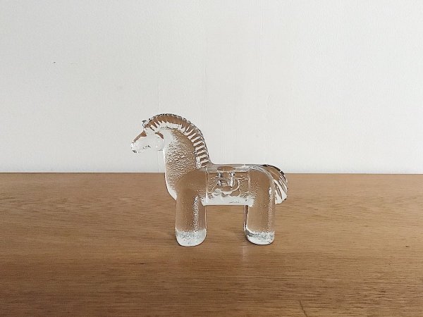 Glass object  /  Horse
