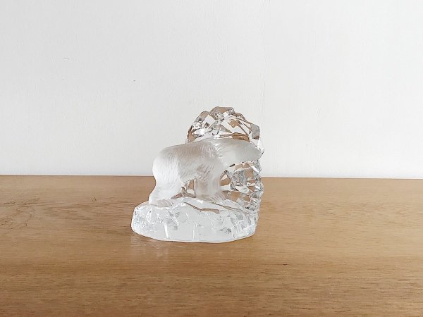 Glass Object  /  Polar bear