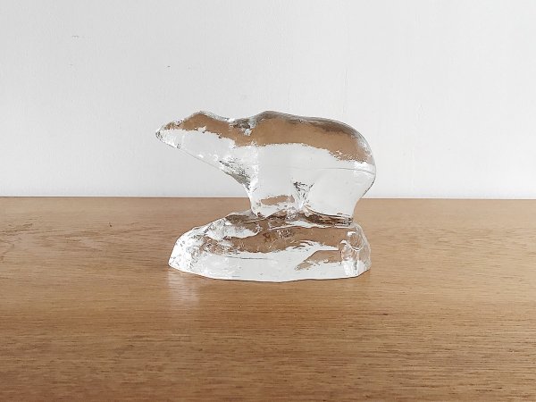 Glass Object  /  Polar bear
