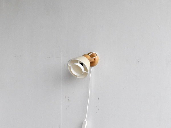 Wall lamp (94)