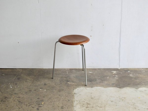 Stool (70) / 3107