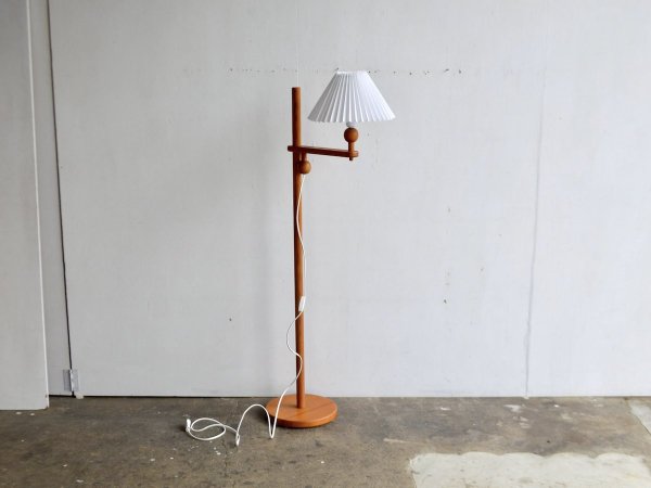 Floor Lamp (67)