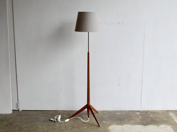 Floor Lamp (69)