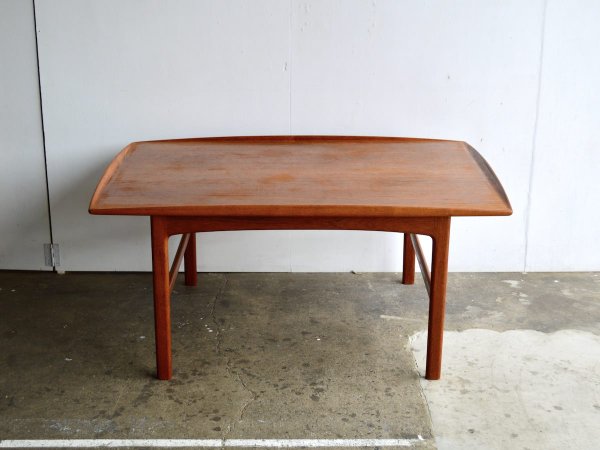 Living Table (54) / Frisco