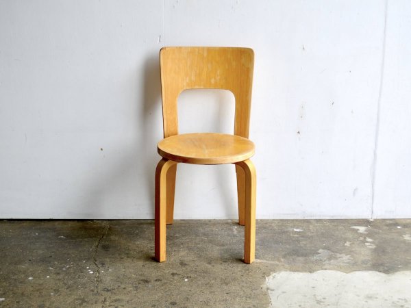 Chair / 66
