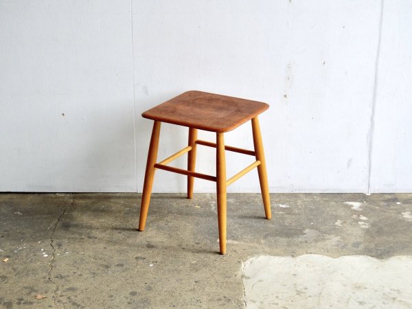 Stool / Fanett