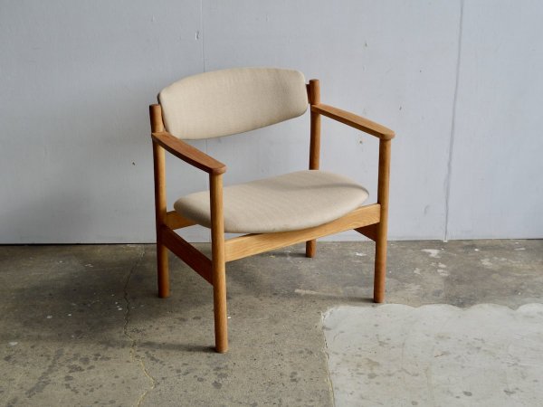 Chair (4) / Jorgen Baekmark
